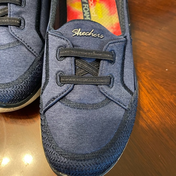 Sketchers - Picture 6 of 6